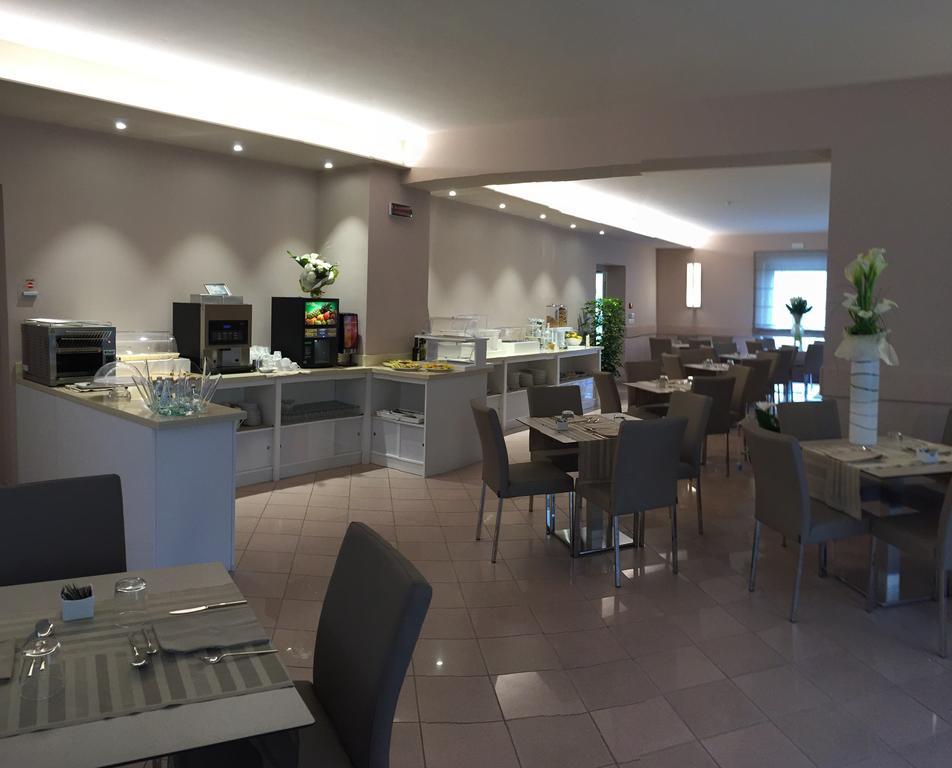 Hotel Dori Peschiera del Garda Bagian luar foto