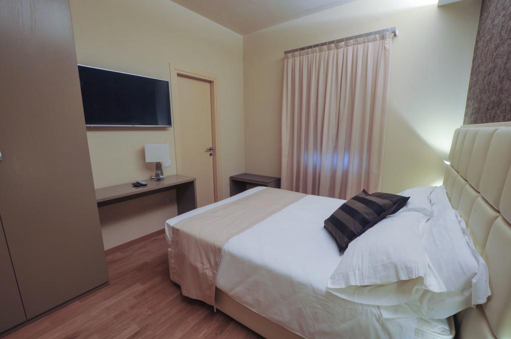 Hotel Dori Peschiera del Garda Ruang foto