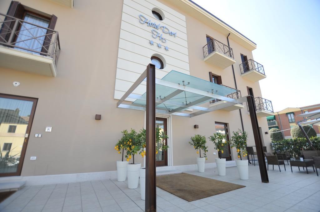 Hotel Dori Peschiera del Garda Bagian luar foto