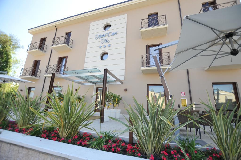 Hotel Dori Peschiera del Garda Bagian luar foto