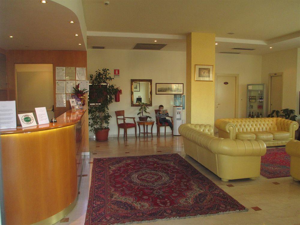 Hotel Dori Peschiera del Garda Bagian luar foto