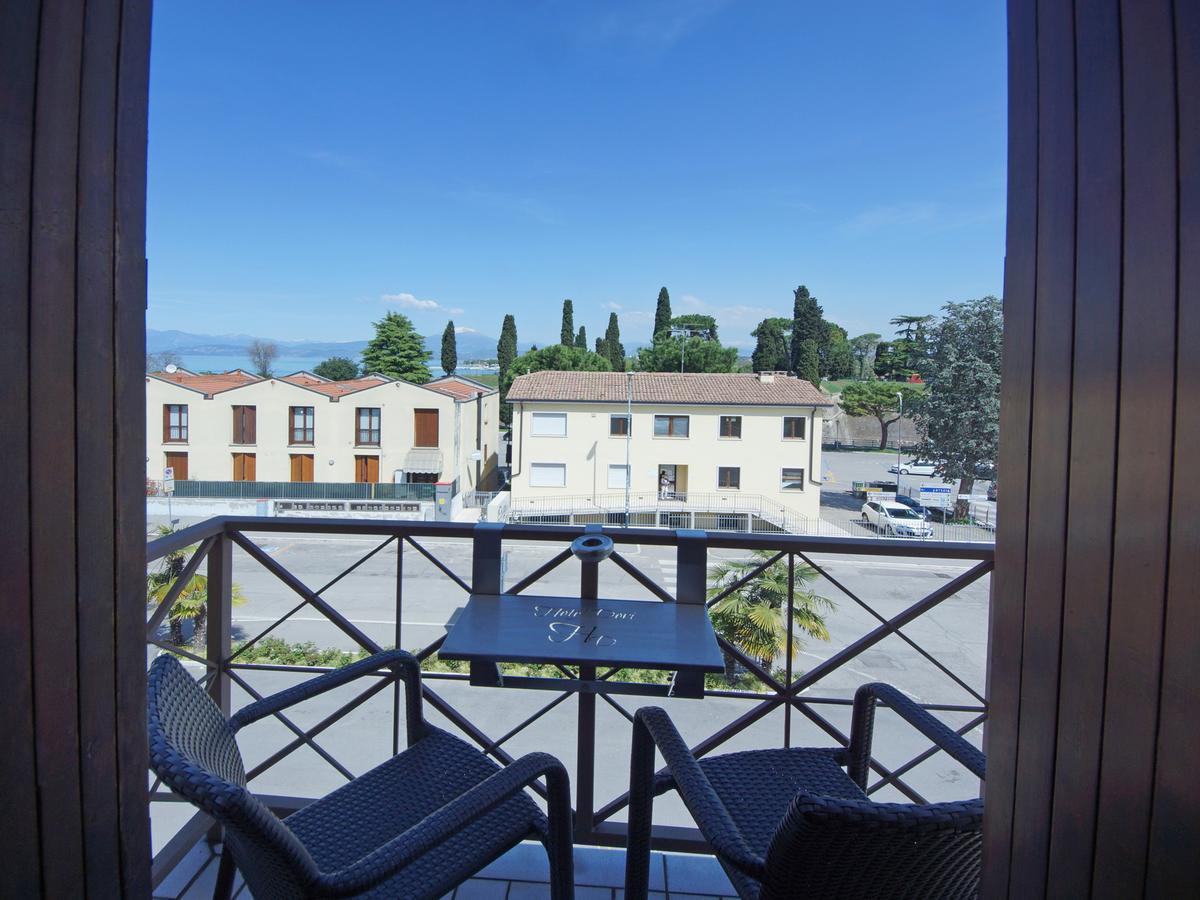 Hotel Dori Peschiera del Garda Bagian luar foto