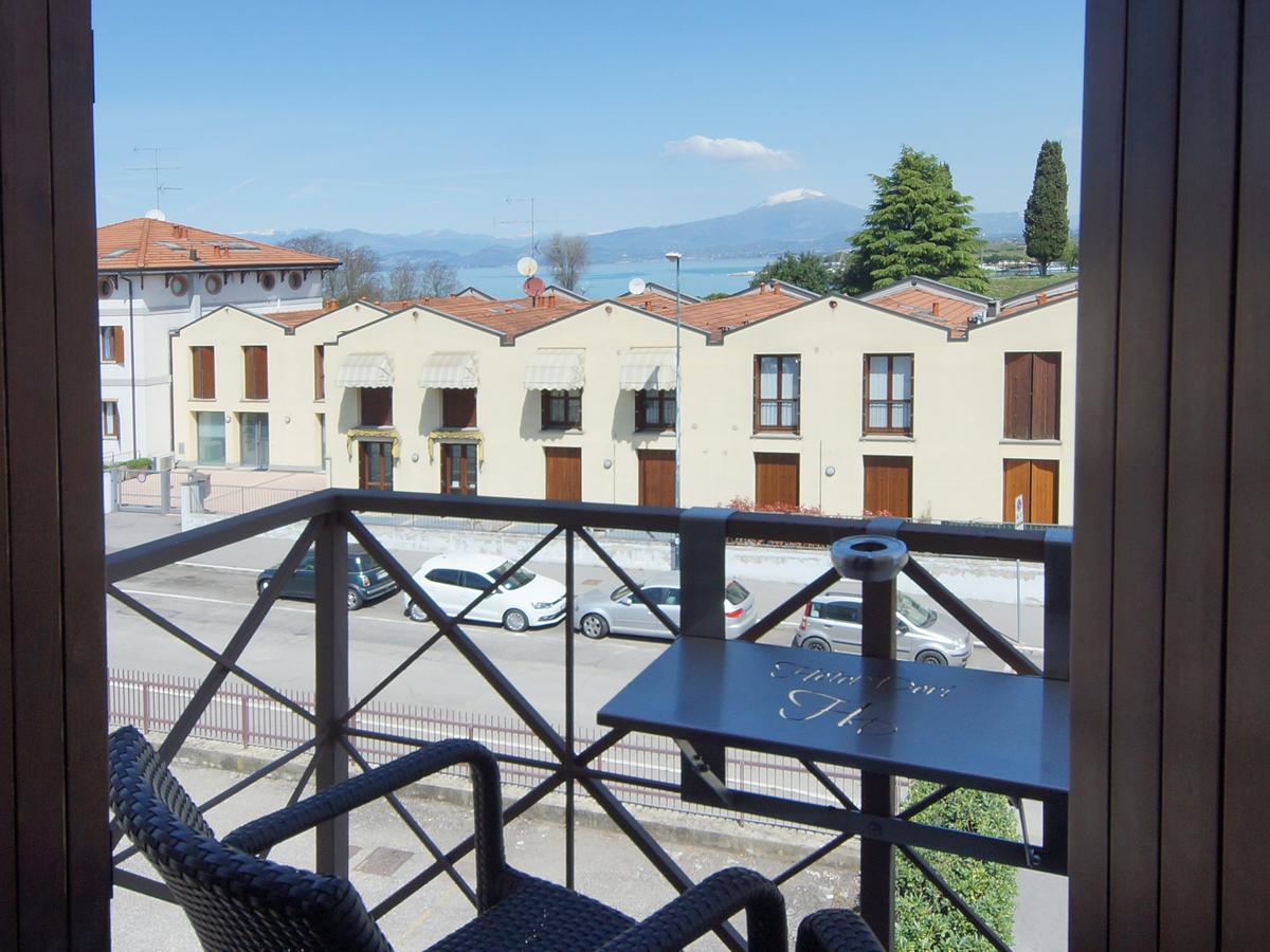 Hotel Dori Peschiera del Garda Bagian luar foto