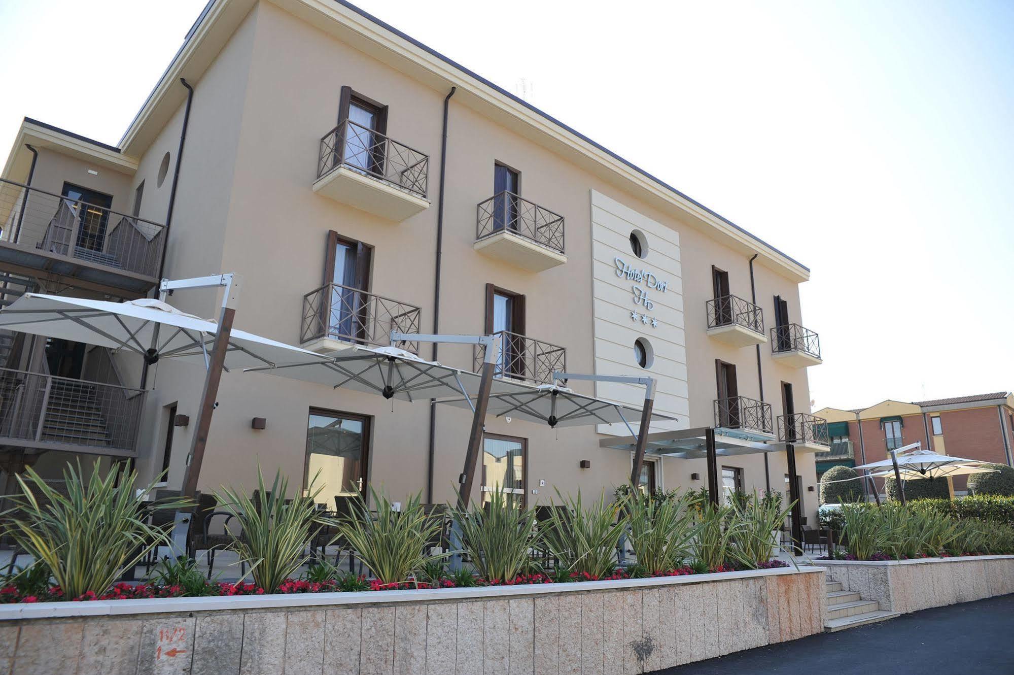 Hotel Dori Peschiera del Garda Bagian luar foto